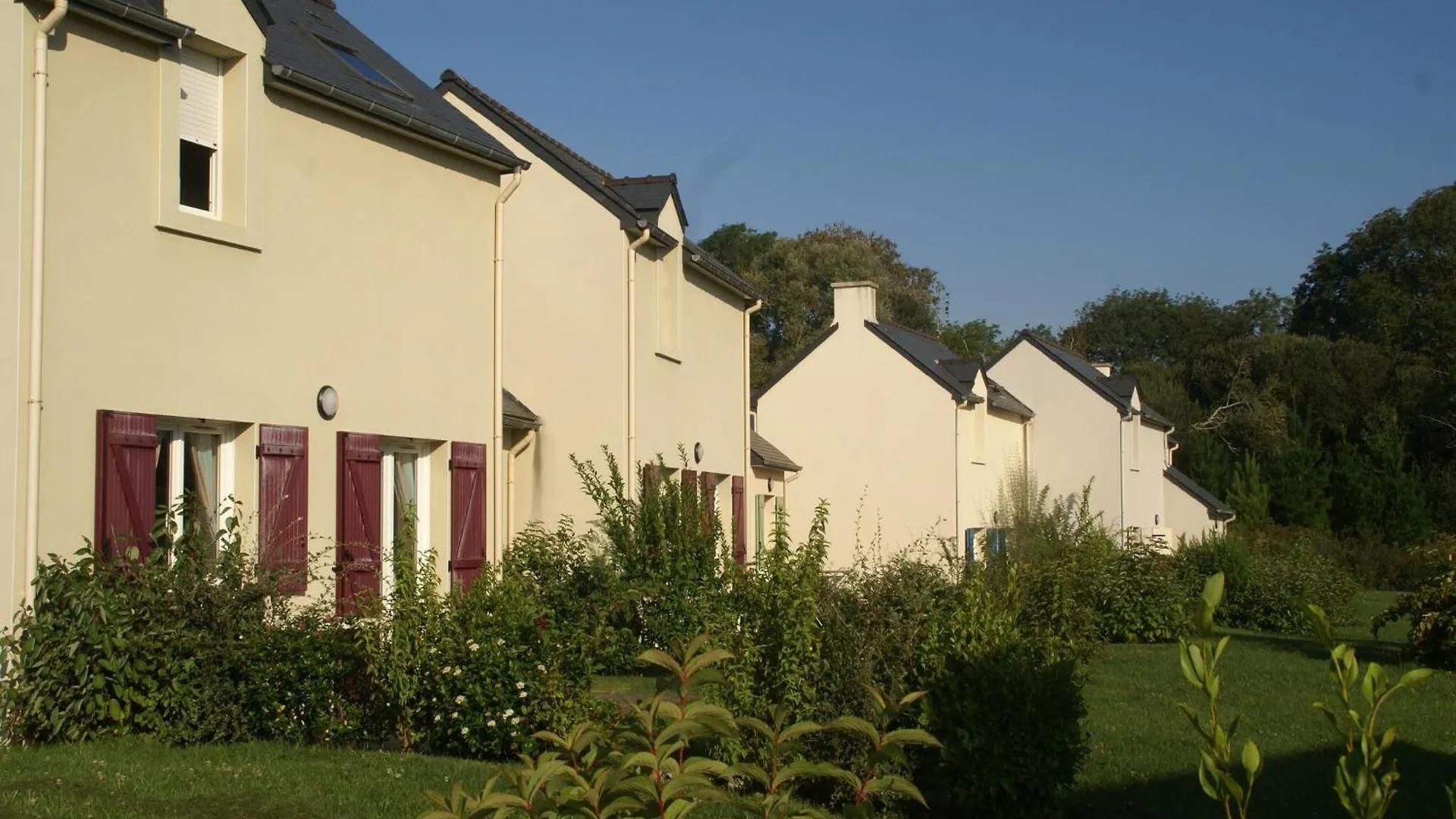 Pleasant Breton Holiday Home Near The Bay Of Douarnenez Crozon 0*,  France