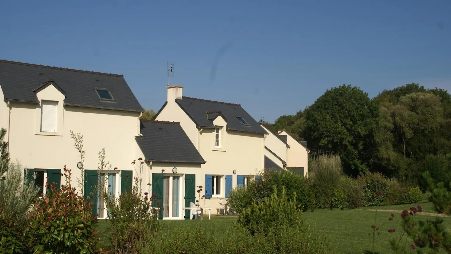Pleasant Breton Holiday Home Near The Bay Of Douarnenez Crozon France