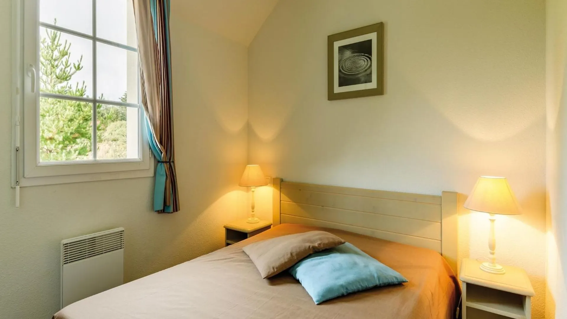 Pleasant Breton Holiday Home Near The Bay Of Douarnenez Crozon